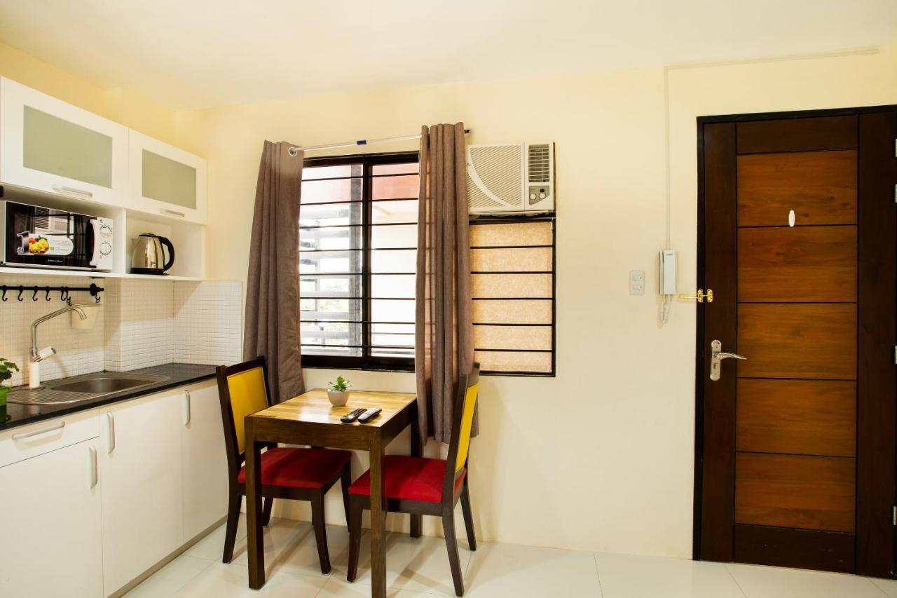 Oyo 199 Solange Apartelle Davao City Exterior foto