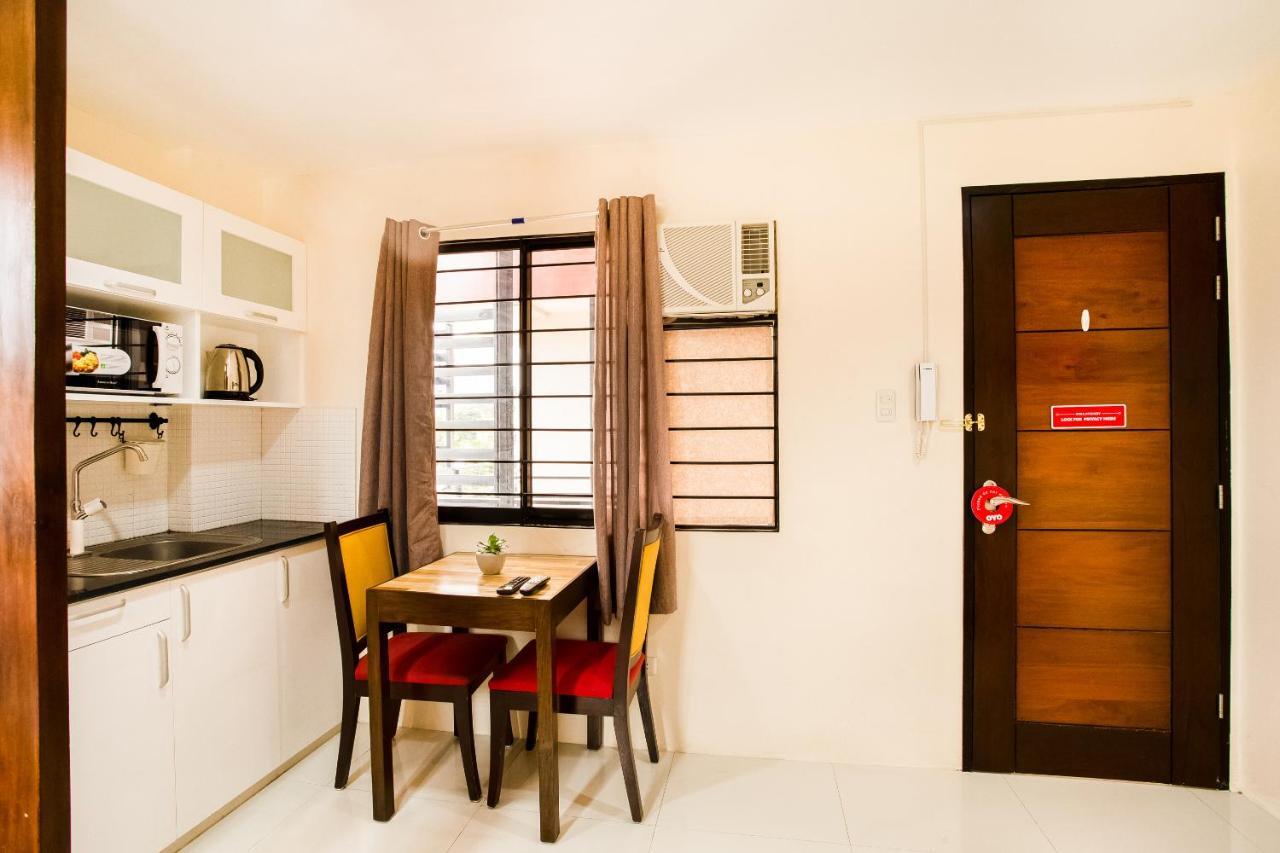 Oyo 199 Solange Apartelle Davao City Exterior foto